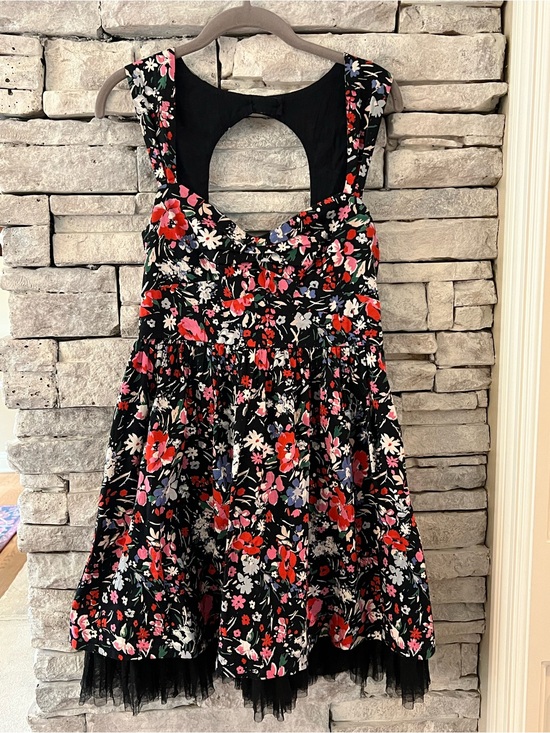 Free People Dresses & Skirts - Free People Floral Fit-and-Flare Dress with Keyhole Back & Tulle Bottom Size 10